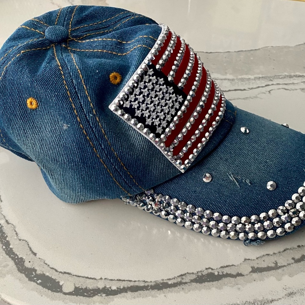 NWOT-Embellished distressed American flag cap